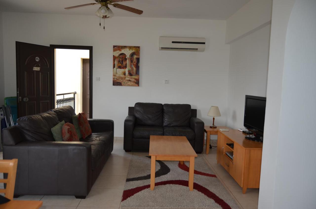 Faros Beach Apartment A102 Paphos Buitenkant foto